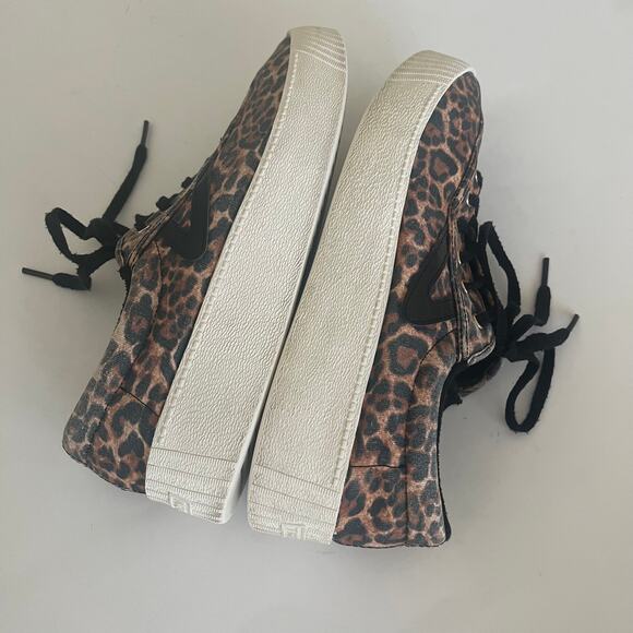 Tretorn Nylite Women's 10 Canvas Leopard Print Lace Up Sneaker - Picture 7 of 9